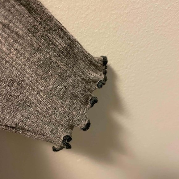 H&M Grey ribbed dress - Picture 2 of 4